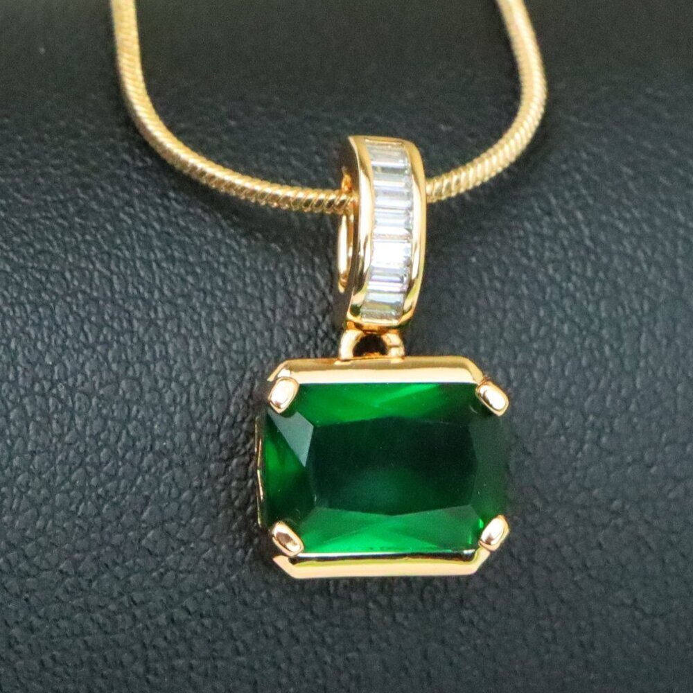 "Elegant Green Emerald Cut Pendant with Baguette Detail Bail, XPPT1781